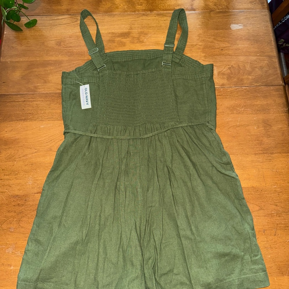 Green Sleeveless Romper - Picture 4 of 4